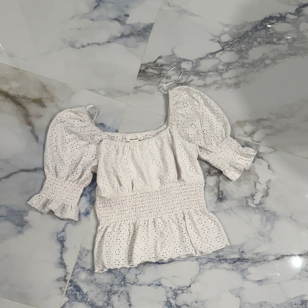 URBAN Romantics White Eyelet Smocked Top flared size extra small puff sleeves